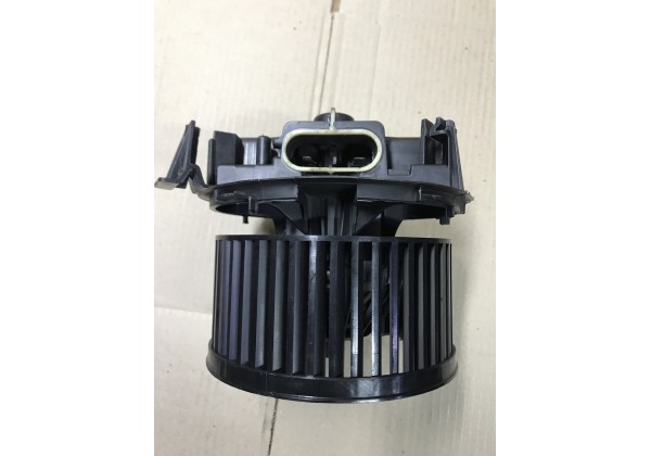 Моторчик пічки, вентилятор салону Renault Logan, Logan MCV, Sandero, Twingo II, Duster, 6001547691, 7701067982